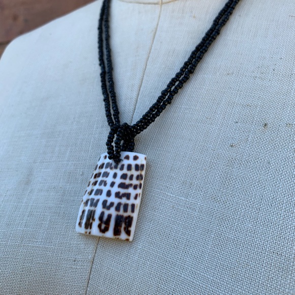 Vintage 90s Shell Necklace Bali - Picture 4 of 5